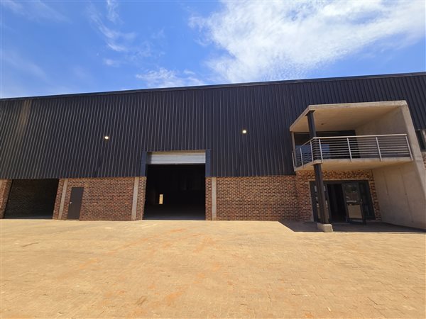 954 m² Industrial space 954 m² Industrial space