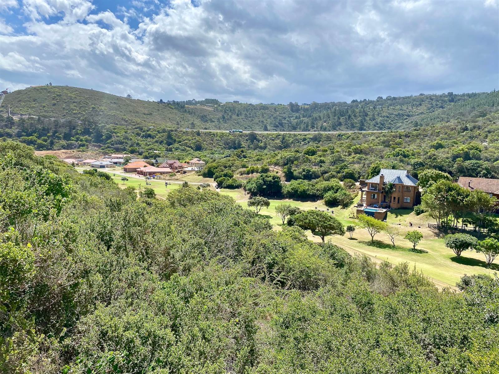 677 m² Land available in Dolphin Creek Golf Estate photo number 3
