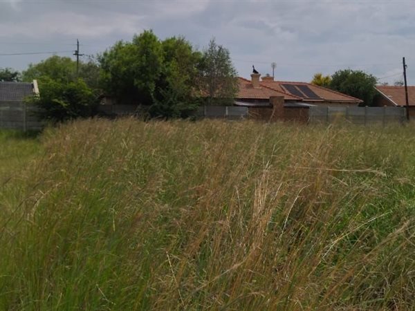 1 024 m² Land