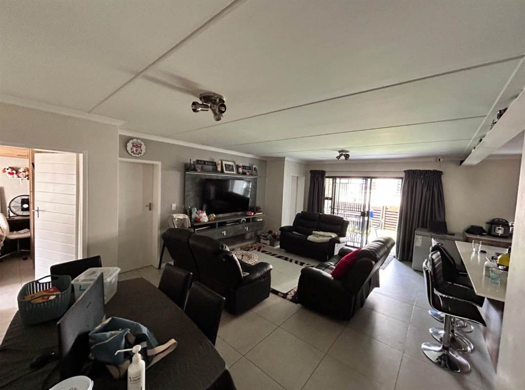 3 Bed Townhouse in Modderfontein photo number 5