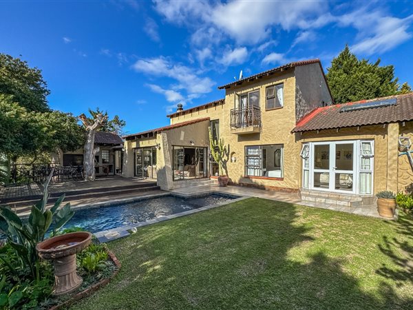 4 Bedroom House 4 Bedroom House