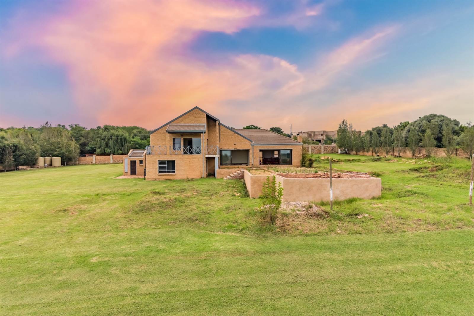 3 Bed House in Mooikloof Equestrian Estate photo number 1