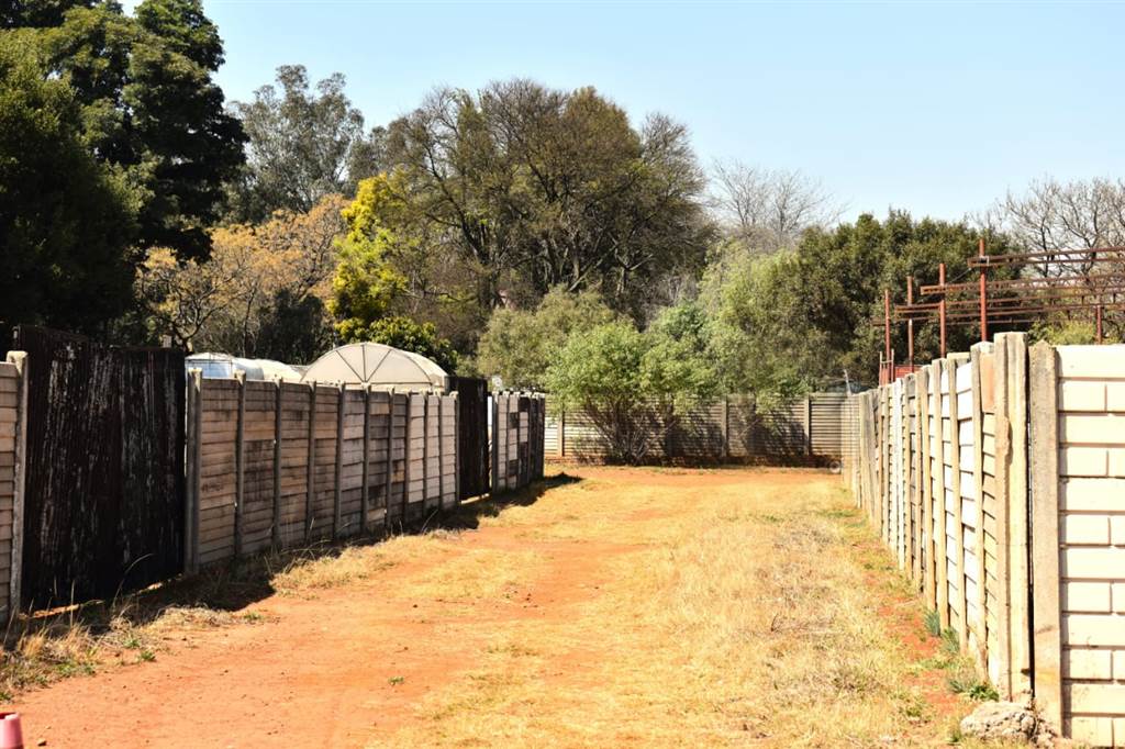 9779 m² Farm in Kempton Park Central photo number 26