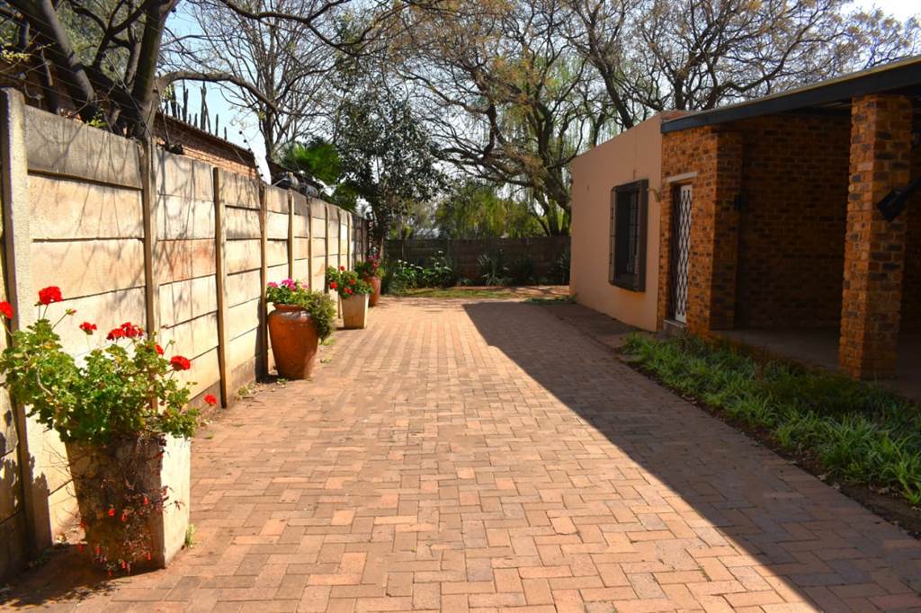 9779 m² Farm in Kempton Park Central photo number 7