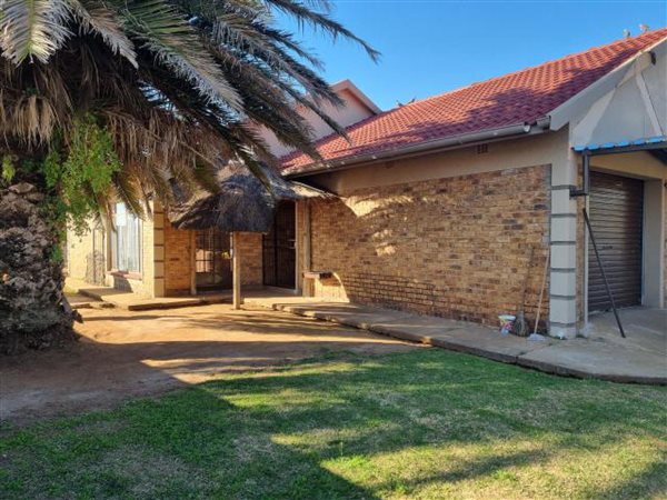 3 Bed House in Randlespark
