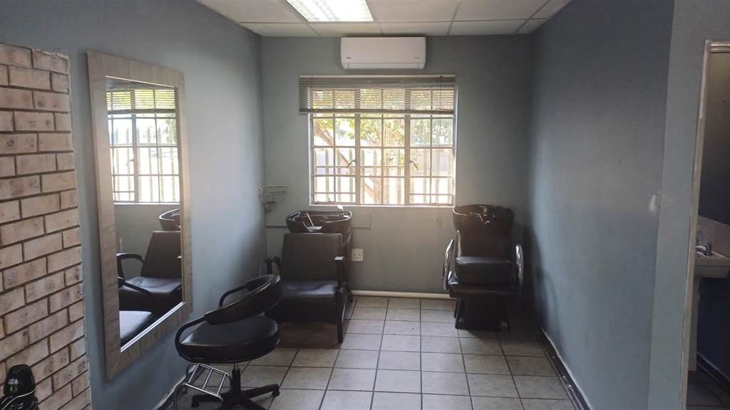60  m² Commercial space in Nelspruit Central photo number 6