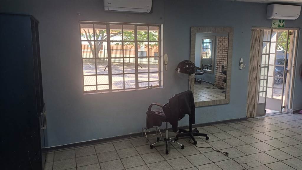 60  m² Commercial space in Nelspruit Central photo number 7