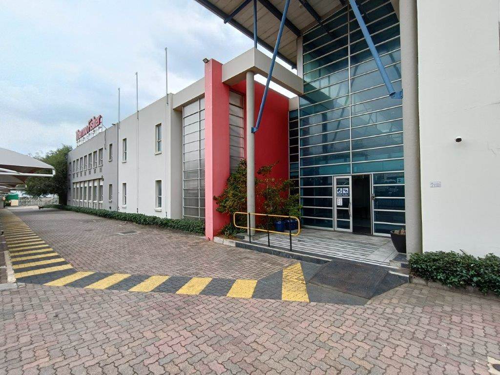 2288  m² Industrial space in Greenhills photo number 3