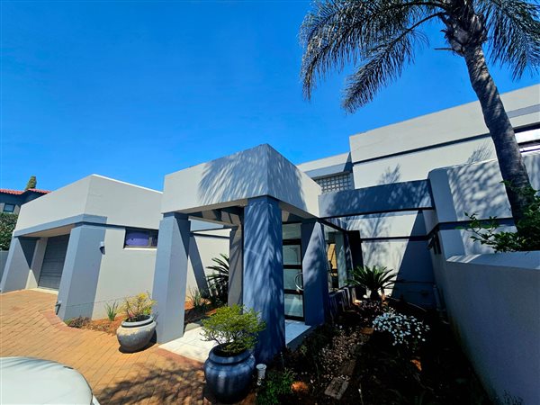 4 Bedroom House 4 Bedroom House