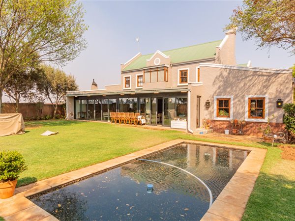 4 Bedroom House 4 Bedroom House