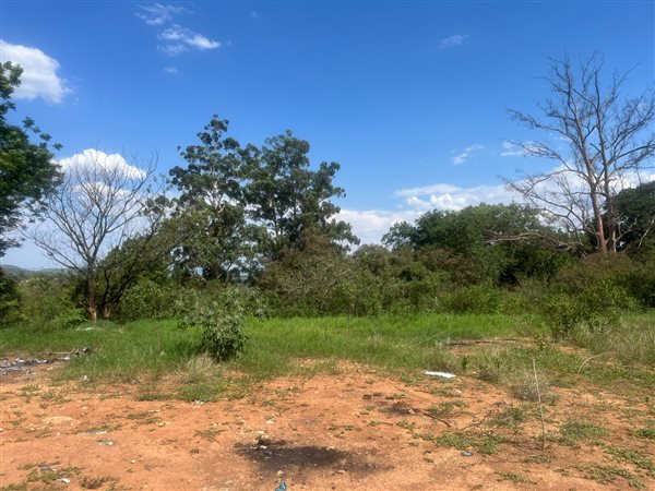 2 576 m² Land