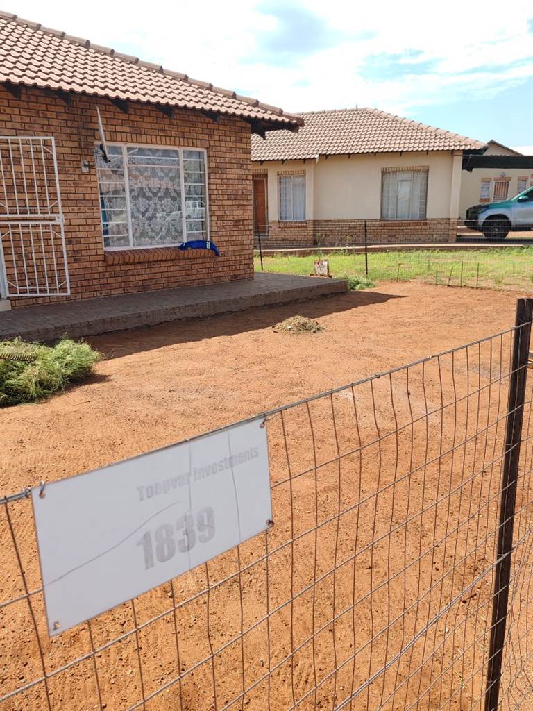 2 Bed House in Postmasburg photo number 1