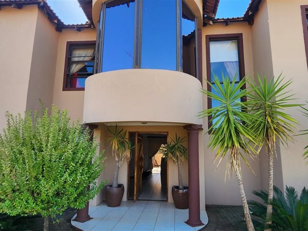 4 Bedroom House 4 Bedroom House