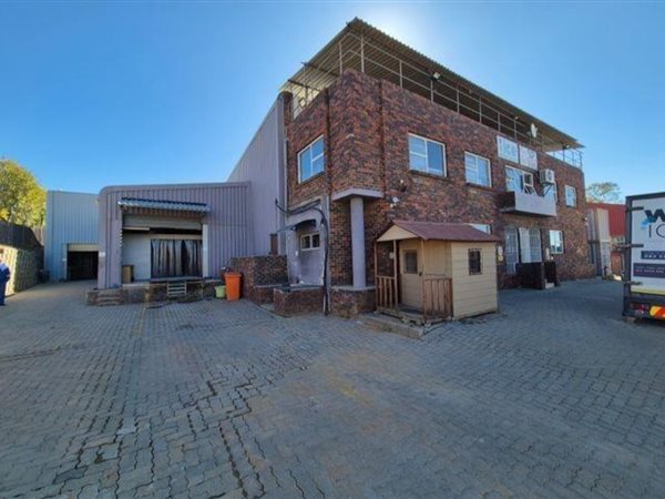 1 165 m² Industrial space 1 165 m² Industrial space