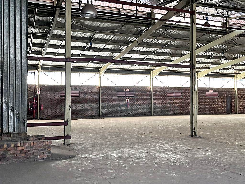 3428  m² Industrial space in Eastgate photo number 7