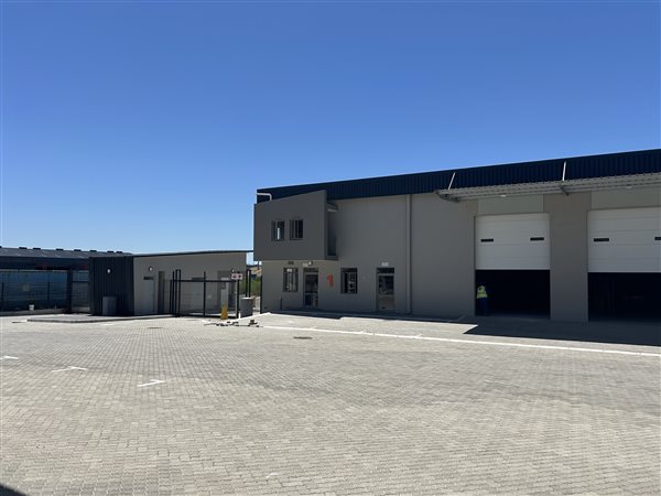 406  m² Industrial space