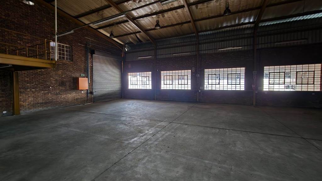 1600  m² Industrial space in Rosslyn photo number 4