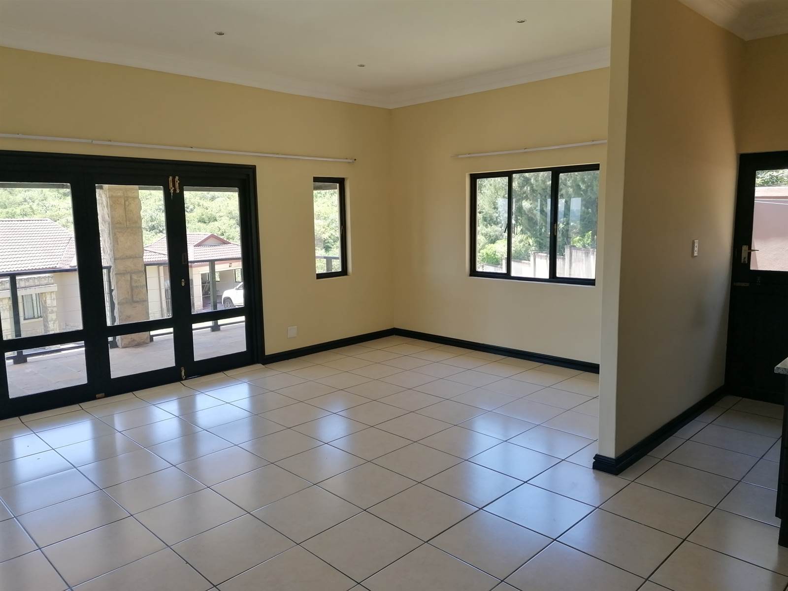 3 Bed Townhouse in Camperdown photo number 10