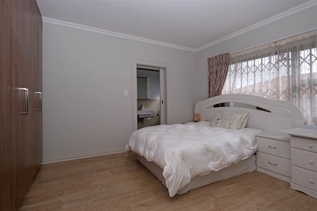 3 Bed House in Morningside photo number 14