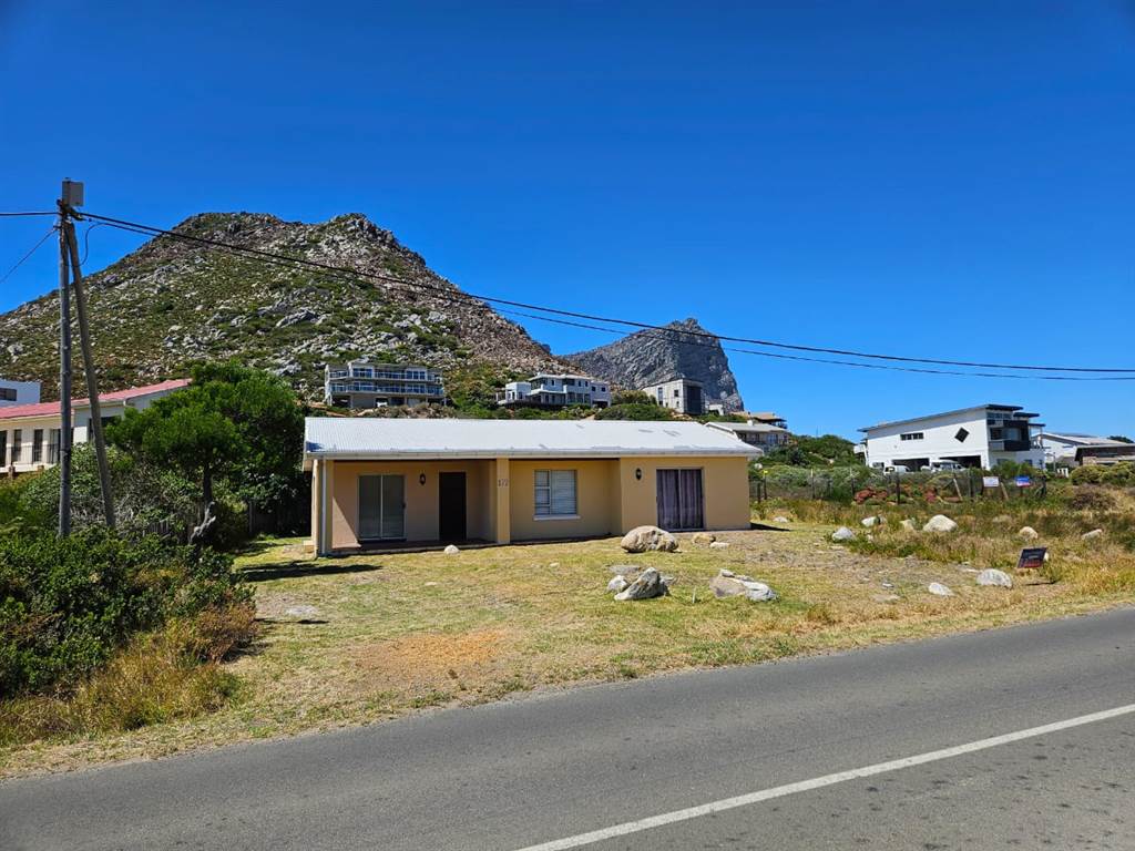 3 Bed House in Pringle Bay photo number 2