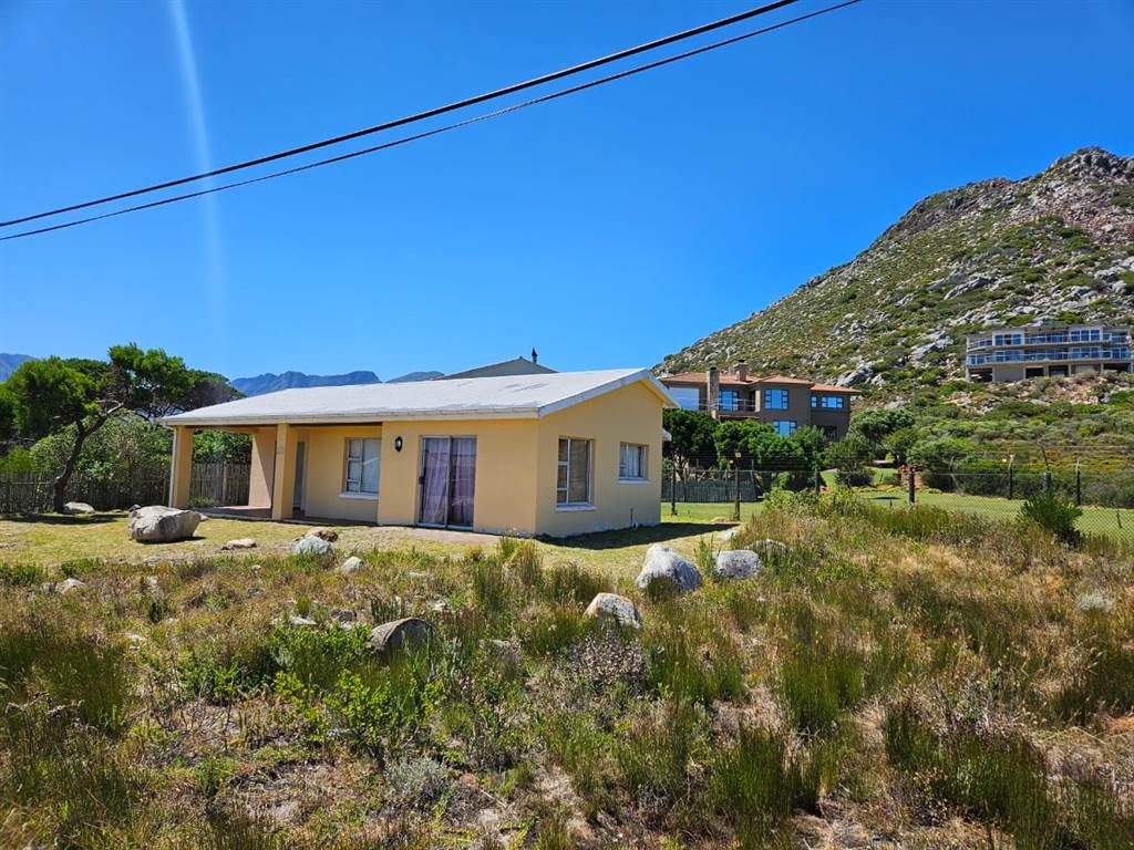 3 Bed House in Pringle Bay photo number 3