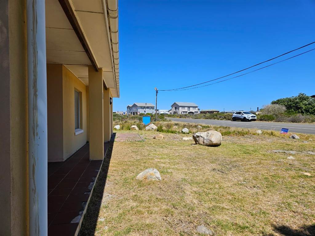 3 Bed House in Pringle Bay photo number 6