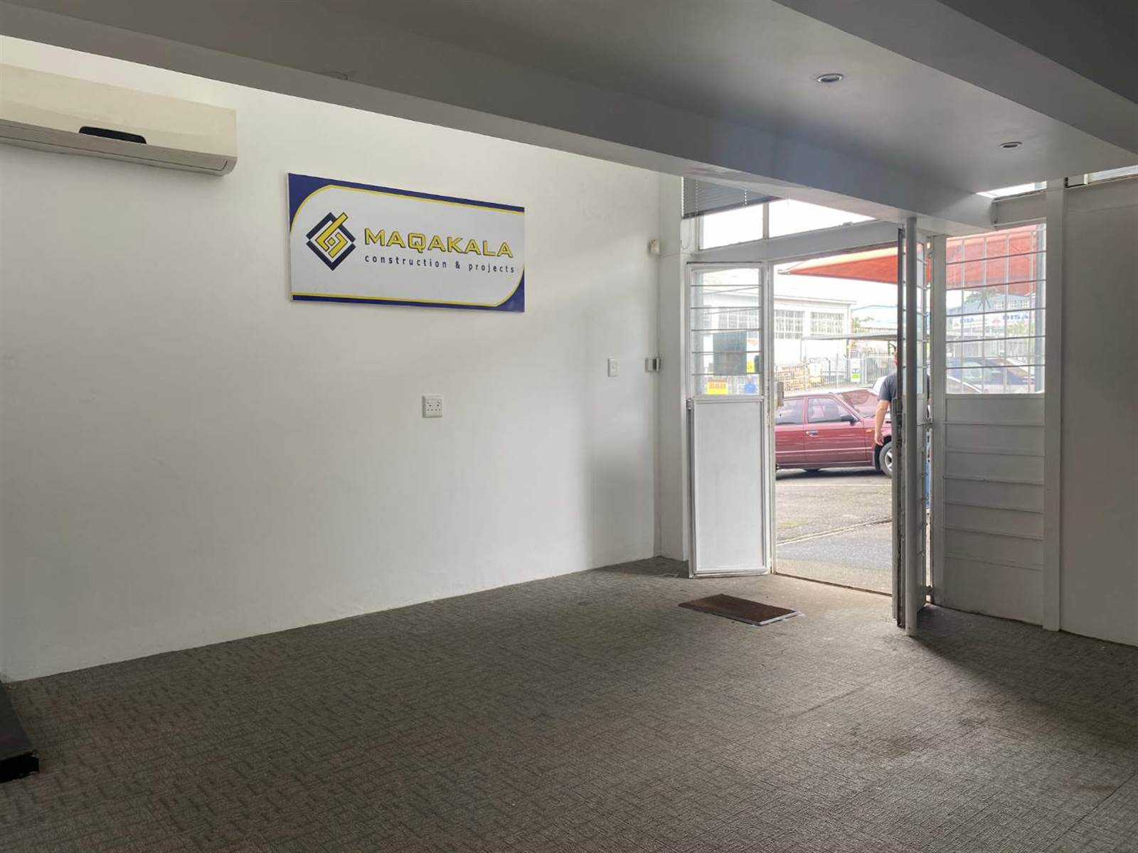 243.39  m² Office Space in Pinetown Central photo number 3