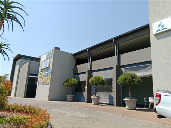 55  m² Commercial space