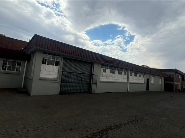 444  m² Industrial space