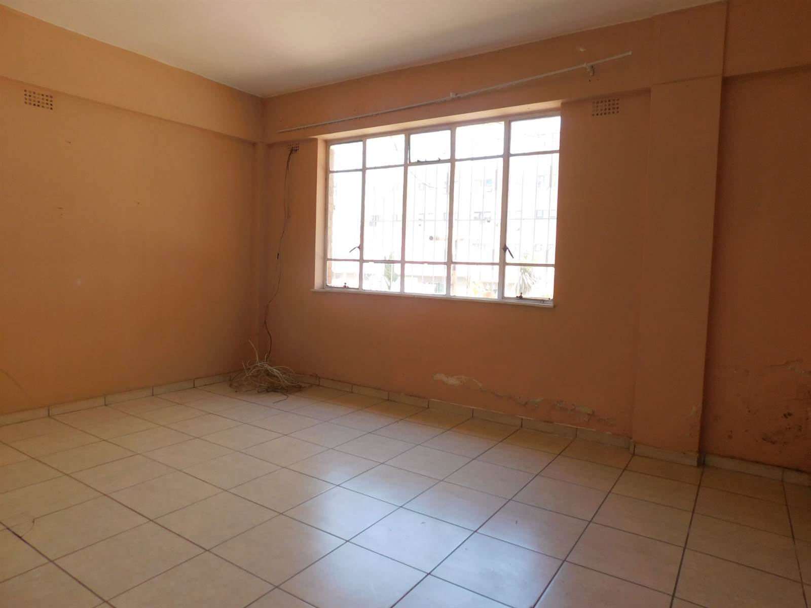 1 Bed Flat in Yeoville photo number 17