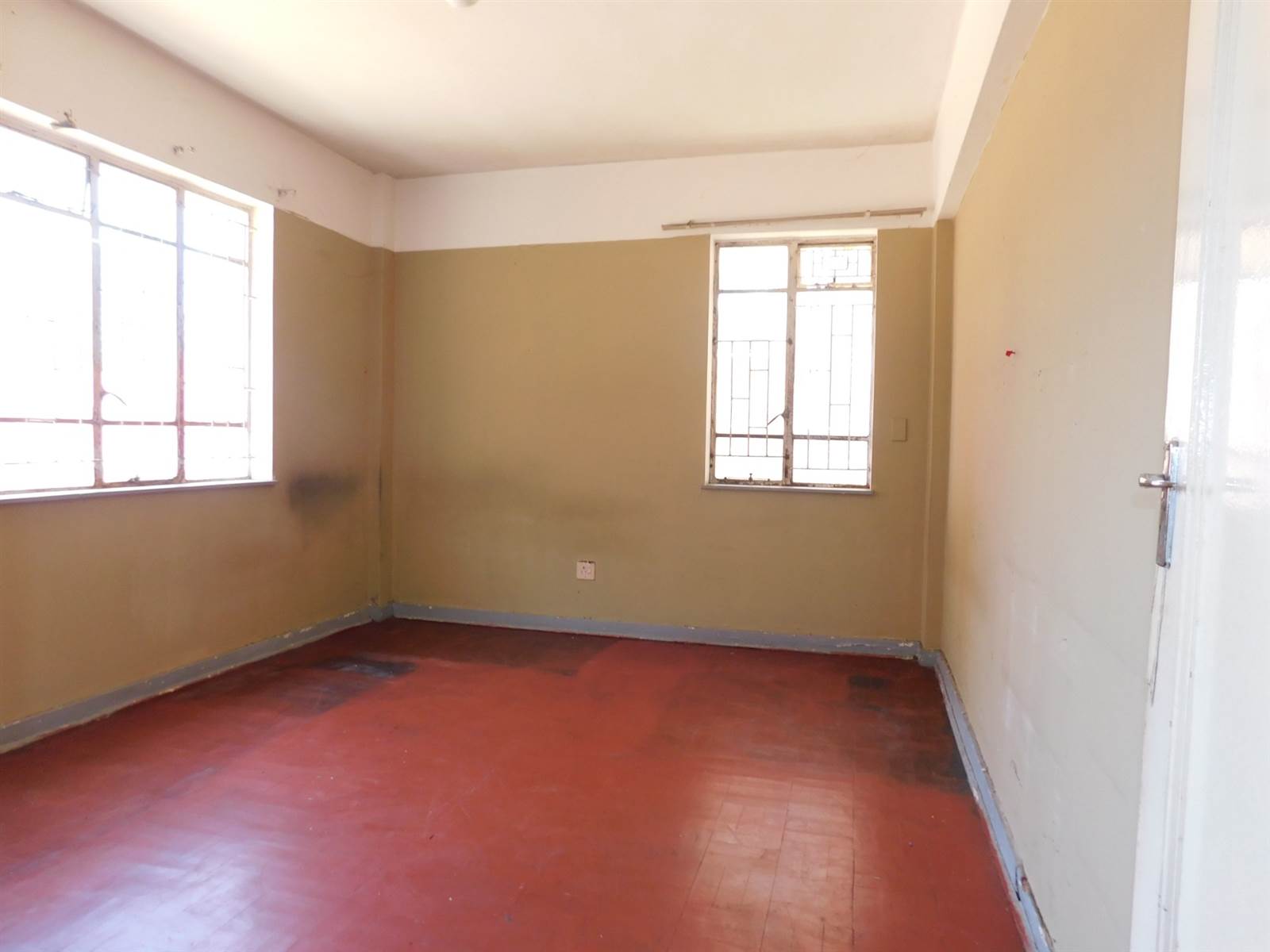 1 Bed Flat in Yeoville photo number 6