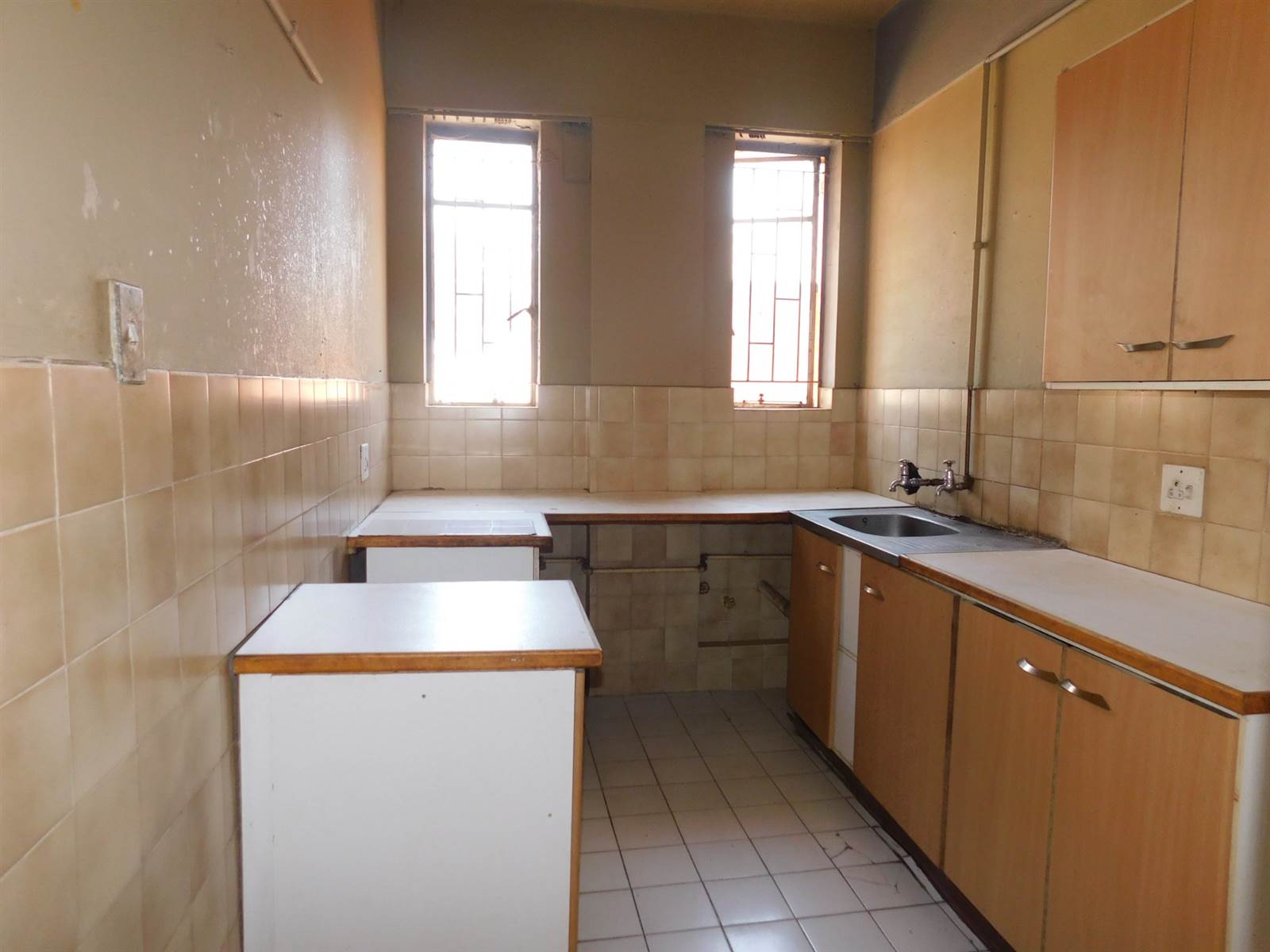 1 Bed Flat in Yeoville photo number 5