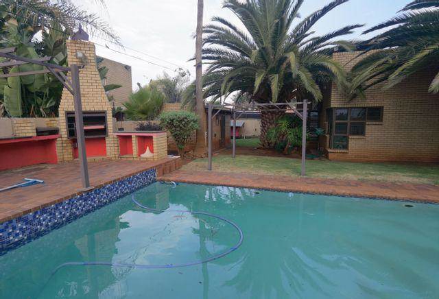 5 Bed House in Lenasia photo number 29