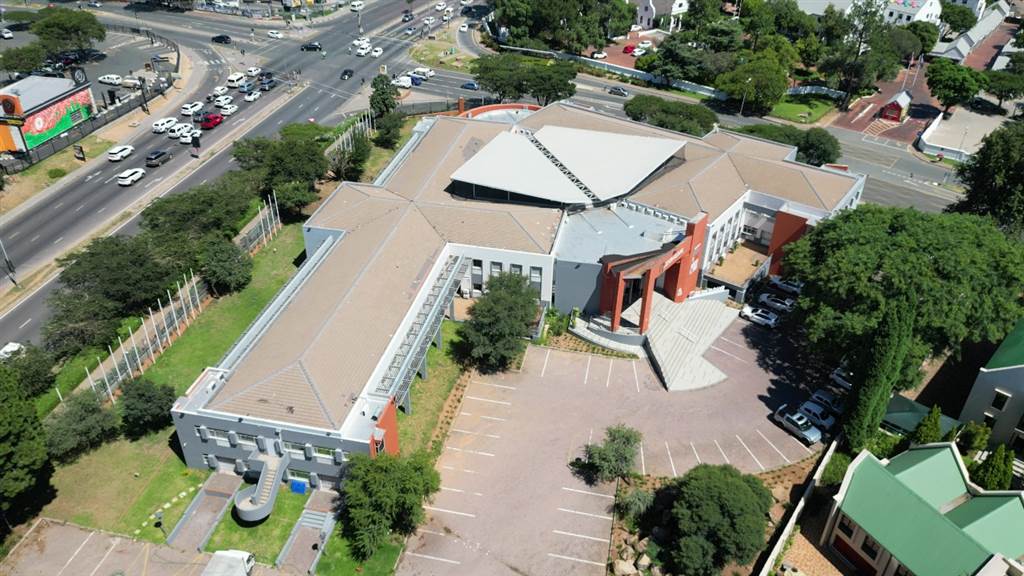 4585  m² Commercial space in Bryanston photo number 2
