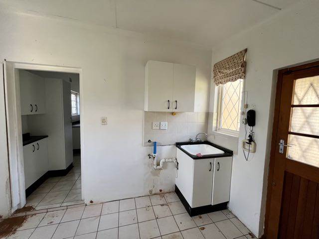 3 Bed House in Scottburgh Central photo number 19