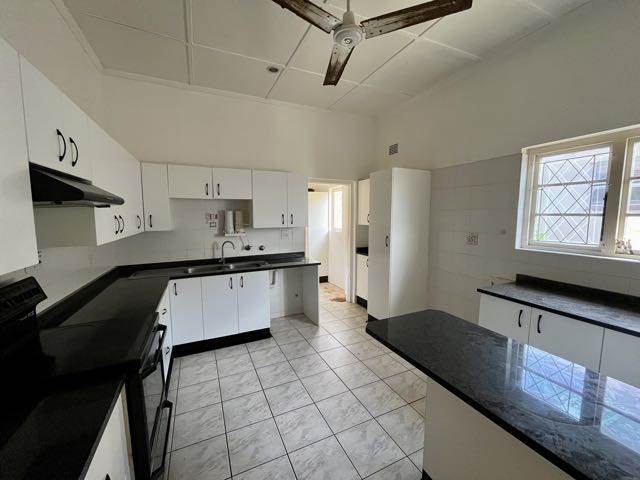 3 Bed House in Scottburgh Central photo number 17