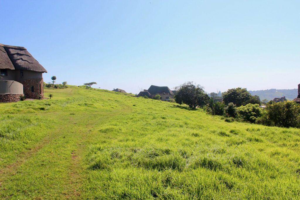 2000 m² Land available in Phezulu photo number 1