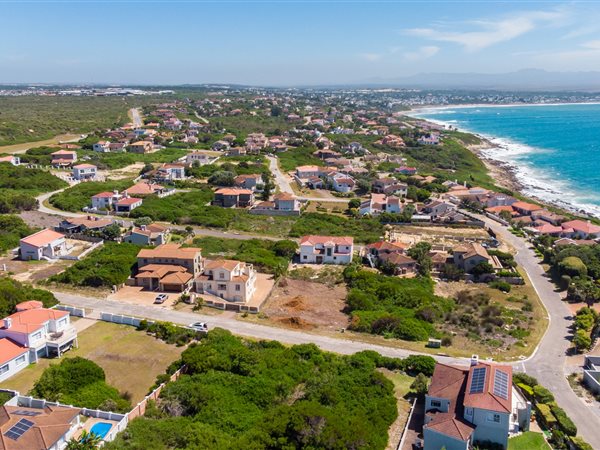691 m² Land available in St Francis Bay
