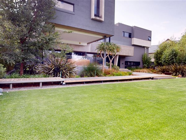 5 Bedroom House 5 Bedroom House