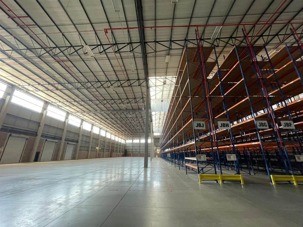 6100  m² Industrial space in Jet Park photo number 3