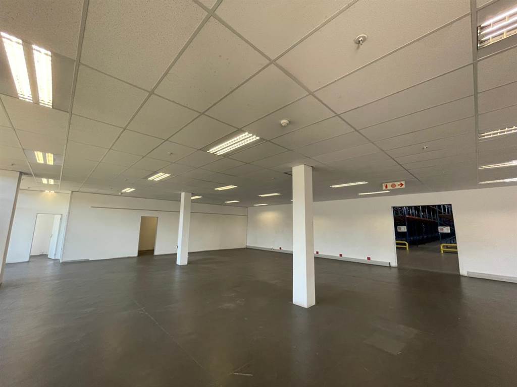 6100  m² Industrial space in Jet Park photo number 9