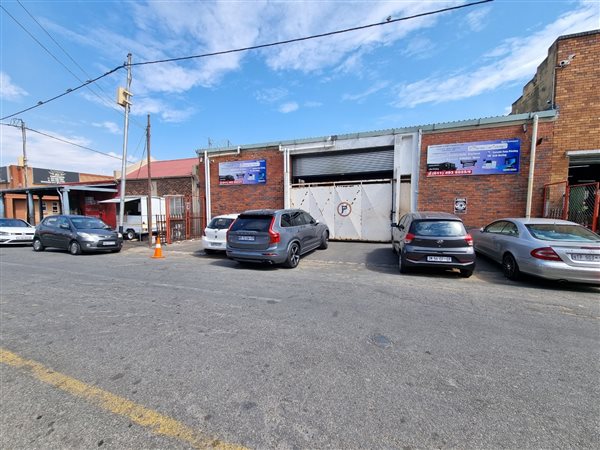 2 310  m² Industrial space