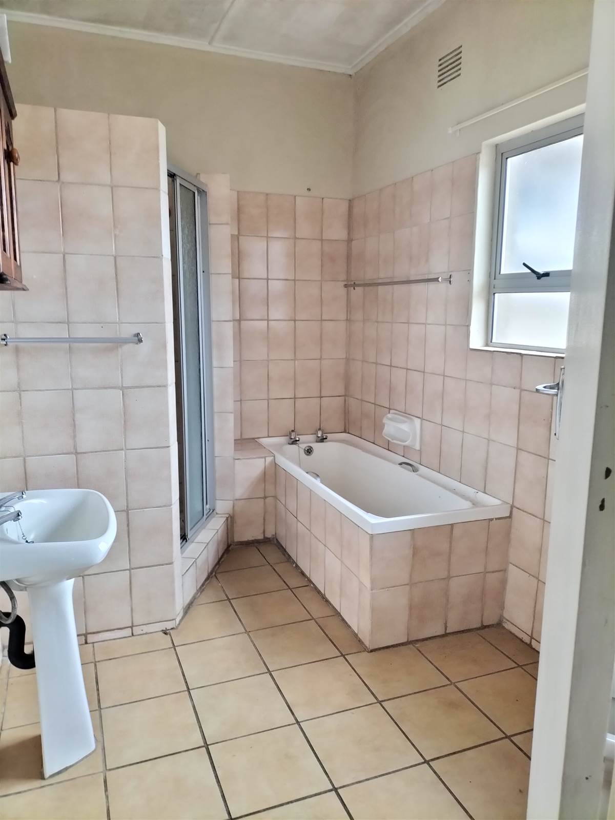 2 Bed Apartment in Mtunzini photo number 8