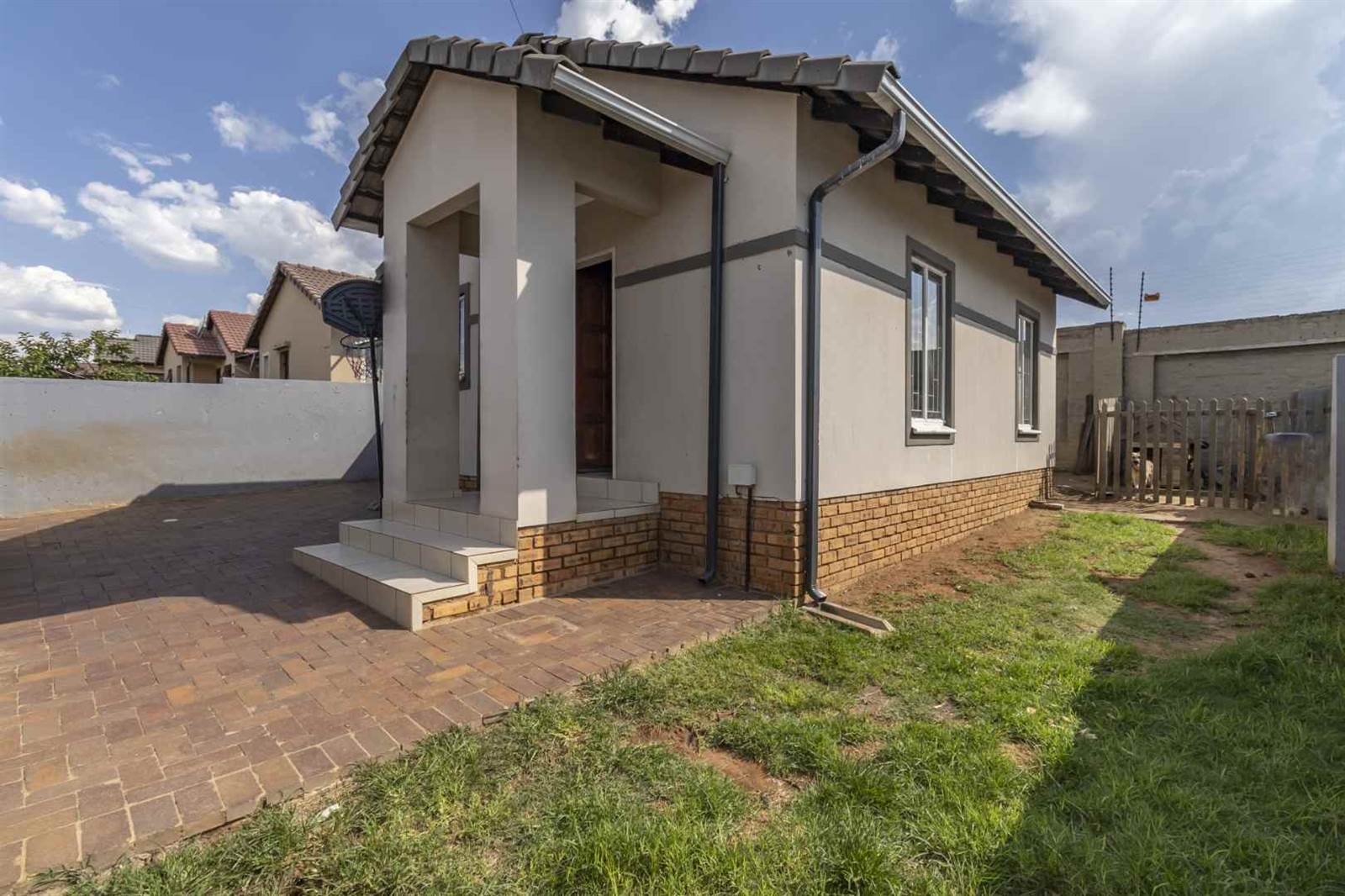 2 Bed House in Bloubosrand photo number 2