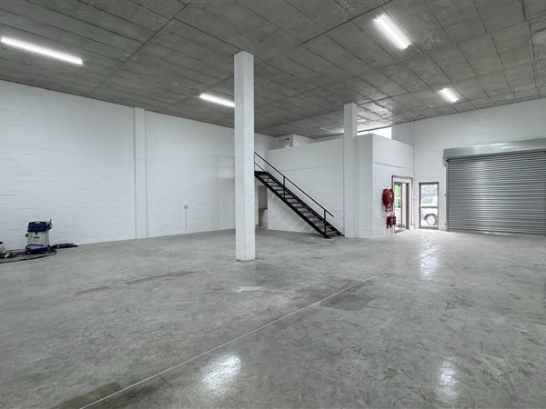 206  m² Commercial space