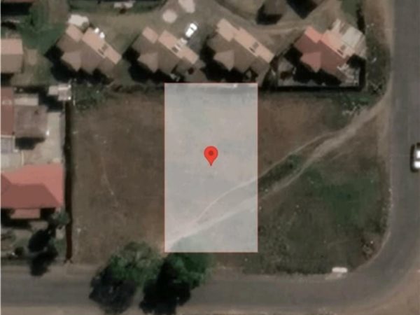 650 m² Land