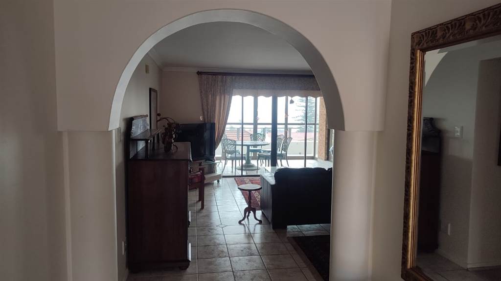 3 Bed Penthouse in Mossel Bay Central photo number 5