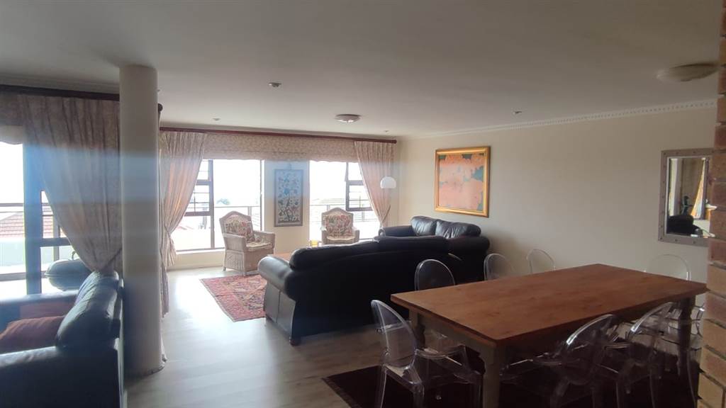3 Bed Penthouse in Mossel Bay Central photo number 8
