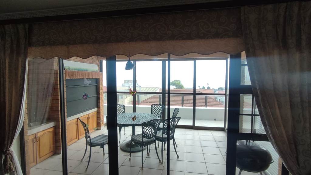 3 Bed Penthouse in Mossel Bay Central photo number 13