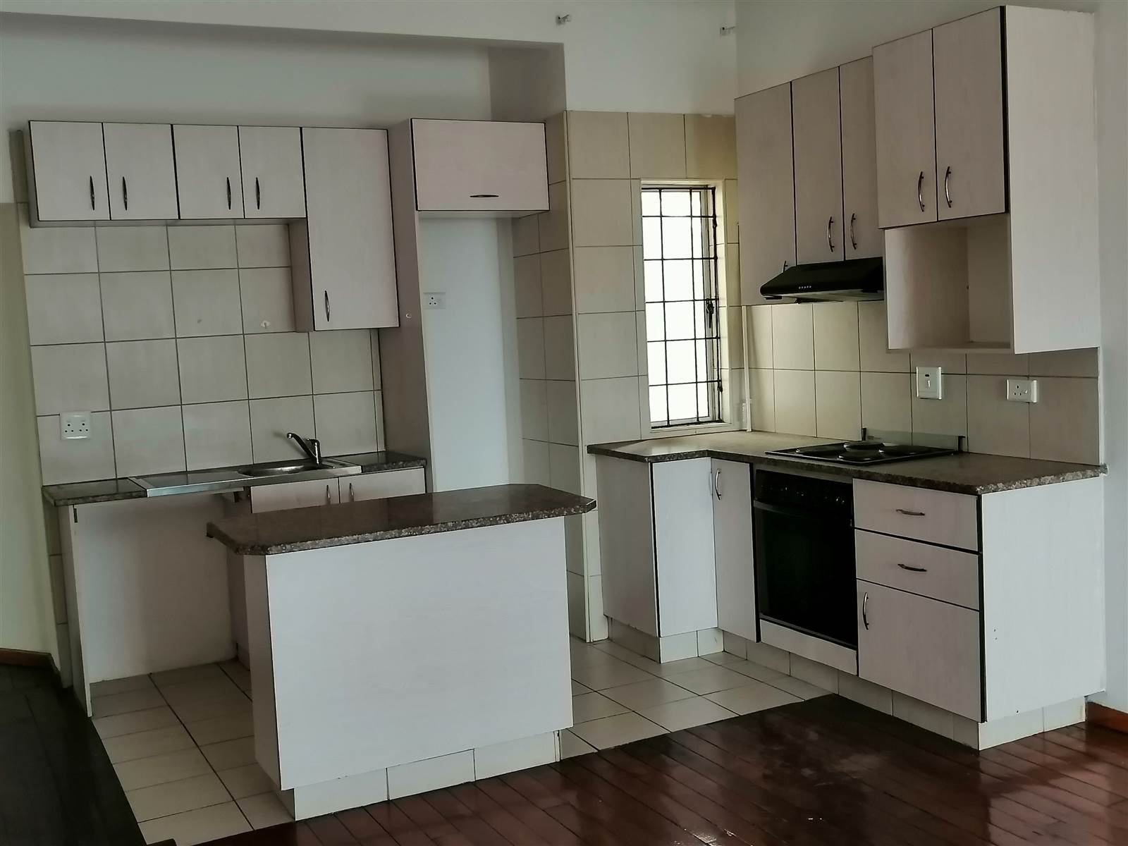 1 Bed Apartment in Durban CBD photo number 3